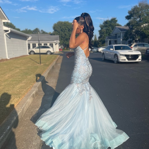 Powder blue Mermaid style dress from Rachel Allan - Picture 4 of 6